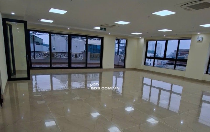 600tr/m2 9 Tầng Mặt Phố Lớn Đại La 265M2 Tòa Đẹp hiện Đại PCCC, GPXD Chuẩn