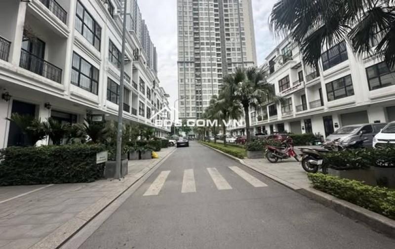 BIỆT THỰ LIỀN KỀ VINHOMES GARDENIA – HÀM NGHI
113M2, 5 TẦNG, KINH DOANH -VỈA HÈ RỘNG