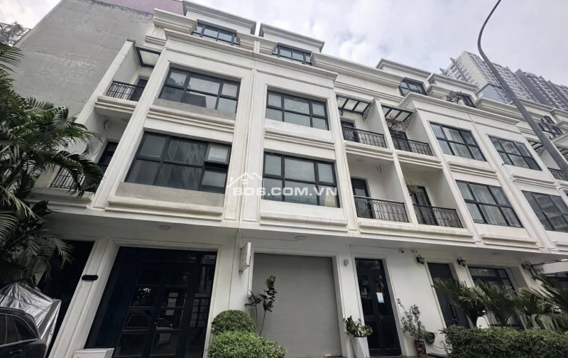 BIỆT THỰ LIỀN KỀ VINHOMES GARDENIA – HÀM NGHI
113M2, 5 TẦNG, KINH DOANH -VỈA HÈ RỘNG