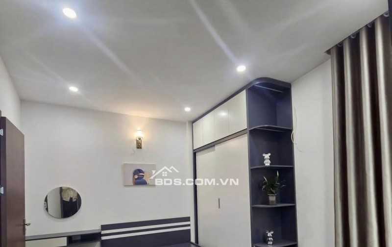 Bán nhà có 102 phố Phan Đình Giót, Nhà Đẹp chỉ việc sách vali vào ở 45m²  Giá 9,1 Tỷ