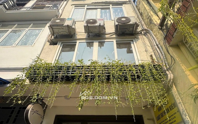 Nhà Lý Nam Đế 5 Tầng 10M Ra Phố Ô TÔ Đỗ Cửa 17.5 Tỷ Kinh Doanh Nét