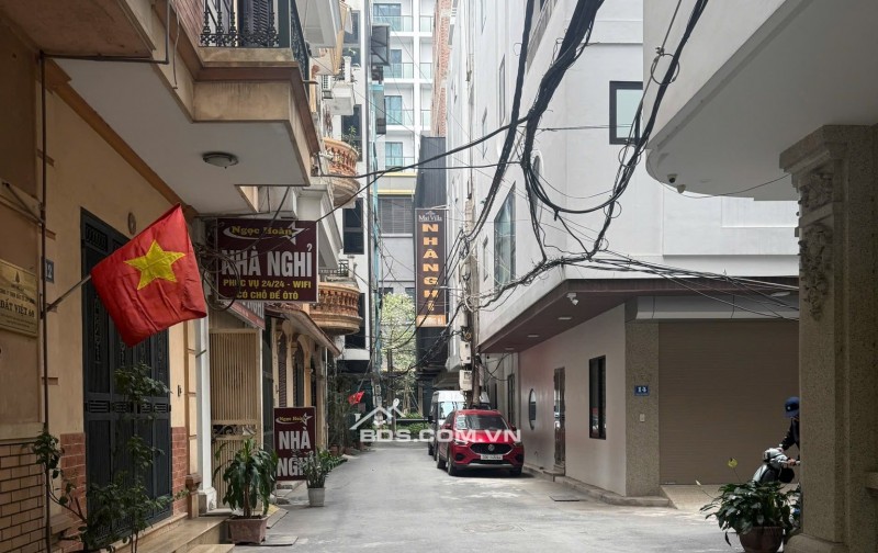 Phân Lô Vườn Đào LLQ 50M2 MT 4.5M 4 Tầng 26 Tỷ Ô TÔ Tránh Đỗ Kinh Doanh