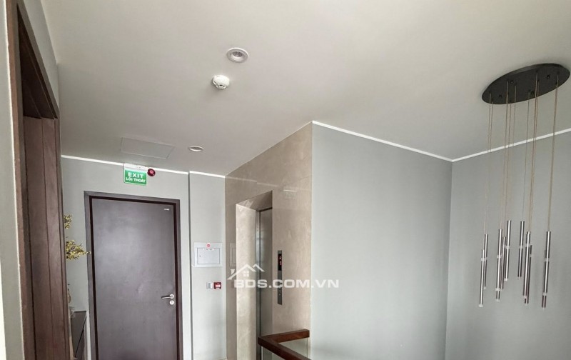 Mặt Phố Phó Đức Chính 7 Tầng Thang Máy Nhà Đẹp 53 Tỷ-30M Ra Hồ Trúc bạch Sổ Vuông