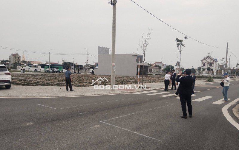 ĐẤT BIỂN HẢI TRIỀU - ĐÓN SÓNG KHU KINH TẾ NINH CƠ