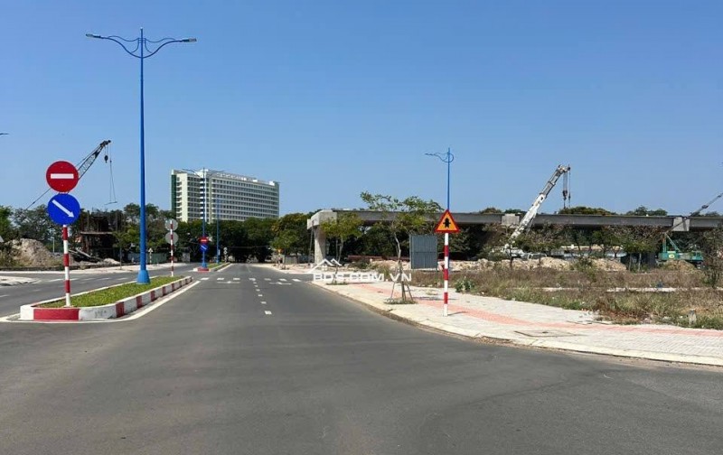 ĐẤT GÓC 2 MẶT TIỀN – TRỤC CHÍNH 26M – KHU TĐC HÒA LONG