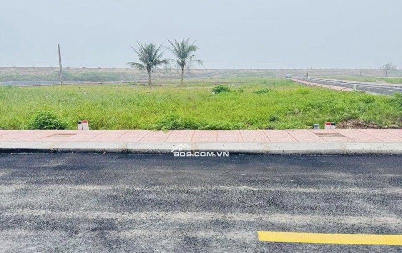 ĐẤT NỀN MẶT BIỂN NINH CƠ_ĐÓN SÓNG LOẠT DỰ ÁN KHU NGHỈ DƯỠNG BIỂN
