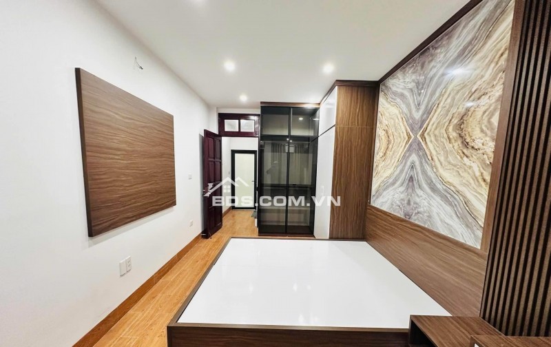 NHÀ ĐẸP LÔ GÓC THẠCH BÀN - SÁT AEON MALL - 4 TẦNG Ở NGAY - CHỈ 5.65 TỶ