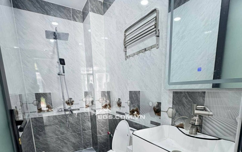 Bán nhà hẻm xe hơi, ngang gần 5m, nhà 5 tầng đường Kinh Dương Vương, An Lạc