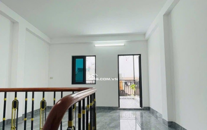 Nhà Đẹp Nguyễn Chính - Tân Mai 31/35m, 5 tầng, mt 4.2m, giá 9.3 tỷ.