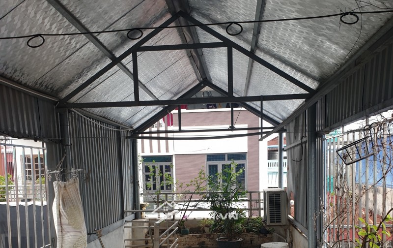 BÁN NHÀ DÂN XÂY 2.2 TỶ 3 TẦNG 50M2 Ô TÔ ĐỖ CỬA NGÕ TRƯỜNG CHINH