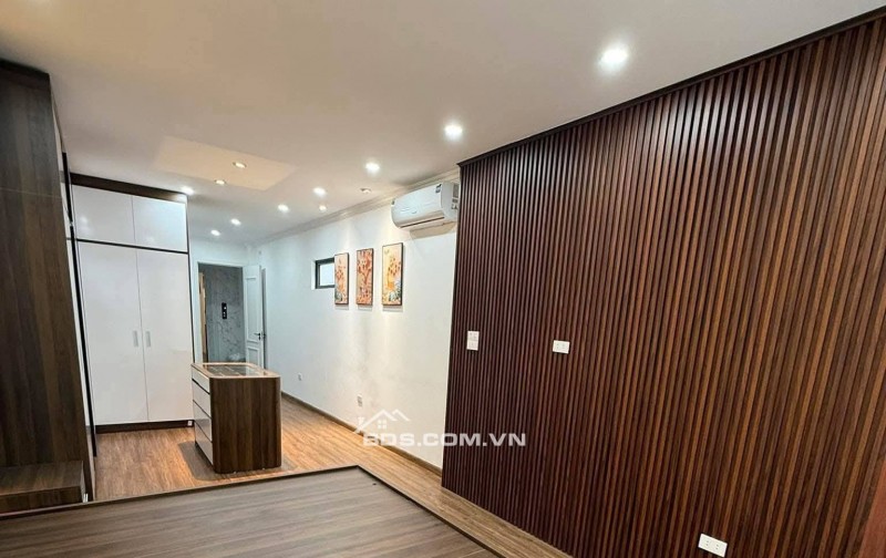 Bán Nhà Gần Phố, Thang Máy Tôn Đức Thắng 46/51m, 6 tầng, giá 18.5 tỷ.