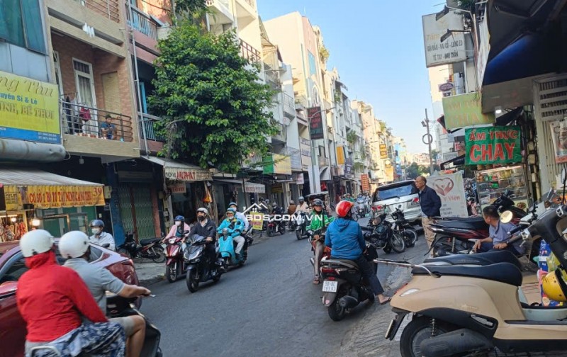 Cho thuê mặt bằng ngay chợ Phạm Văn Hai DT 36m2 tiện KD đa ngành