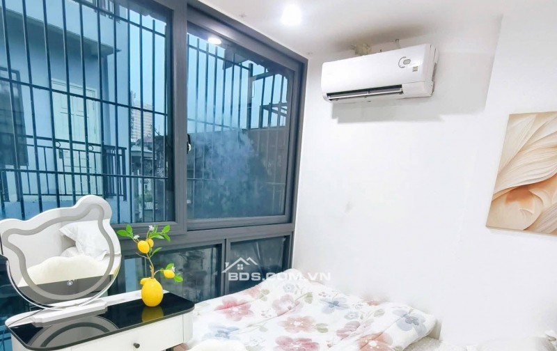 Bán Nhà Ngõ Ô TÔ, Ở Luôn Nam Đồng, Đống Đa 75m, giá 4.2 tỷ.