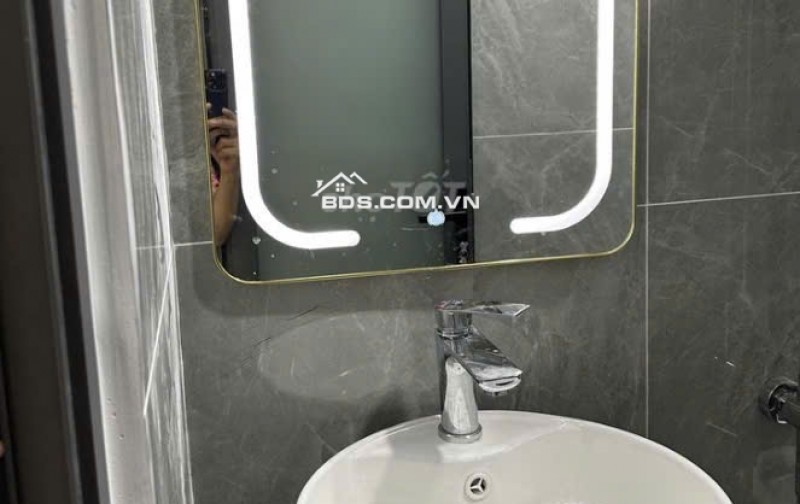 Bán nhà xây mới trang bị full nội thất 100% vào ở ngay, gần Tô Ký Q12