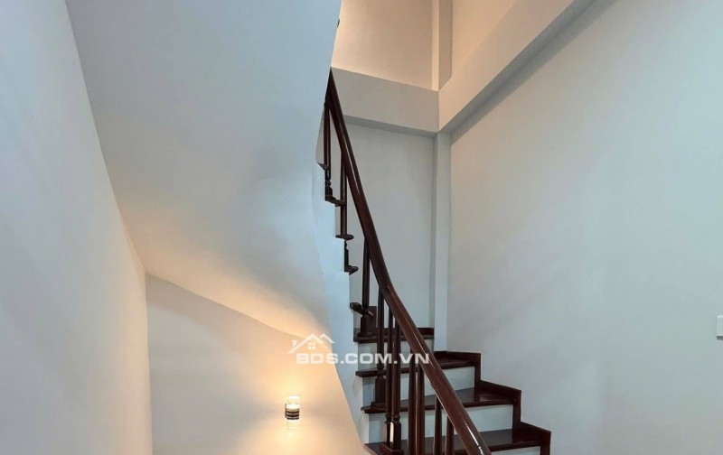 Bán Nhà Ngõ Quỳnh, Bạch Mai, Hai Bà Trưng 31m, 5 tầng, mt 4m, giá 10.35 tỷ.