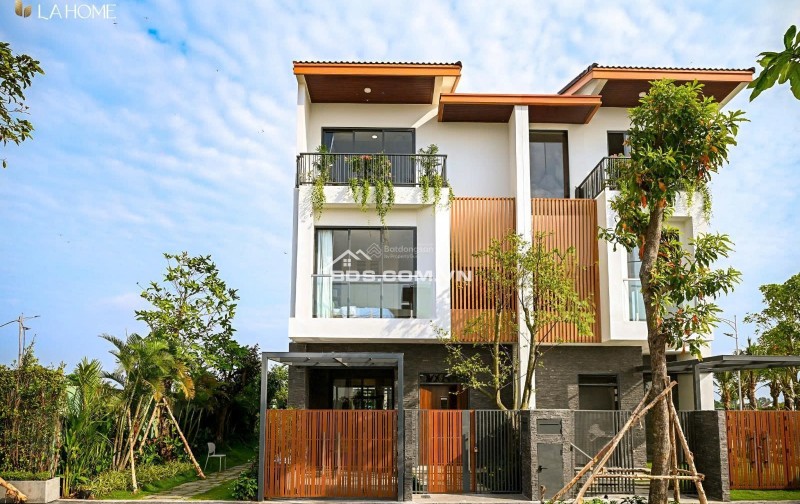 Bán nhà phố 2 mặt tiền tại LA Home Long An, 4 tỷ 662 triệu ( giá chủ đầu tư ) 90m2 x 3 tầng
