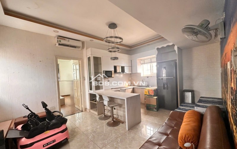 Khách sạn 7 tầng 2 sao hầm T.máy 22P 5.6m 125m2 MT gần Thống Nhất DT 180tr chỉ 23 tỷ.