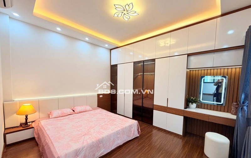 Nhà Đẹp Gần Phố Minh Khai, Hai Bà Trưng 39m, 5 tầng, mt 4.3m, giá 8.29 tỷ.