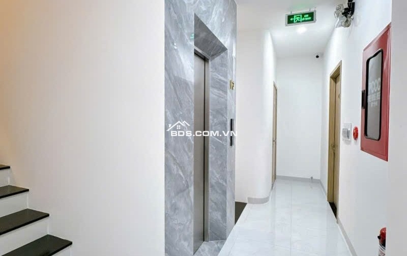 Bán CHDV 6 lầu mới 100% 17PN ngang 6m 108m2 ngay chợ Phạm Văn Bạch TN 100tr chỉ 21.9 tỷ.