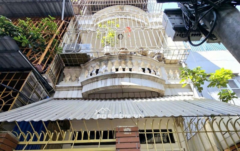 BÁN NHÀ VỊ TRÍ ĐẸP - SÂN RỘNG - GẦN HỒ ĐỀN LỪ CỰC MÁT