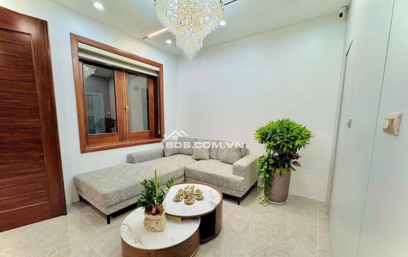 Bán Nhà Gần Phố, Thang Máy, Kim Ngưu, Hai Bà Trưng 30m, 6 tầng, mt 5.7m, giá 13.5 tỷ.