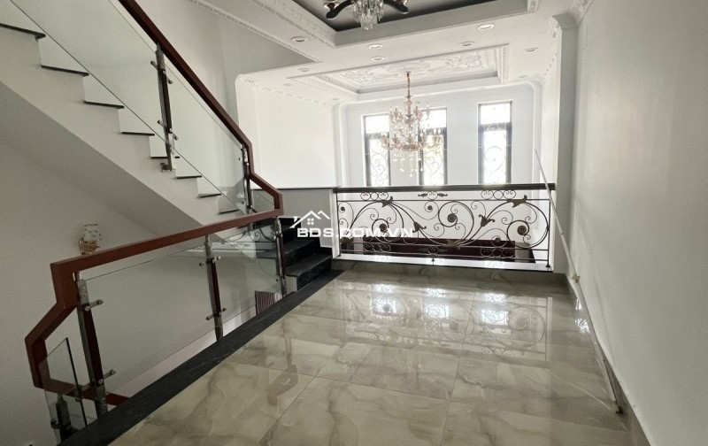 Bán nhà 4 tầng mặt phố Đường số 5 Linh Xuân Thủ Đức - View Phạm Văn Đồng - 10.2 Tỷ