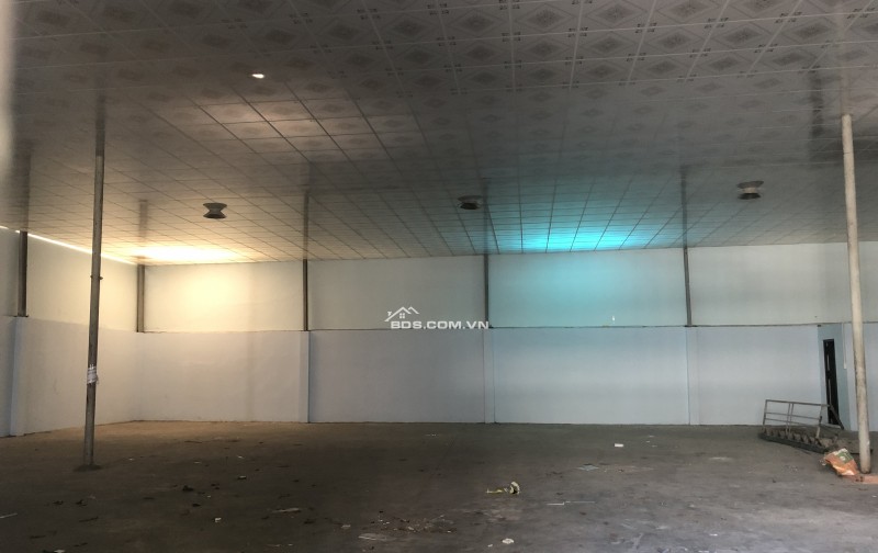 Cho thuê nhà kho 800m2 gần cao đẳng Điện lực Quận 12