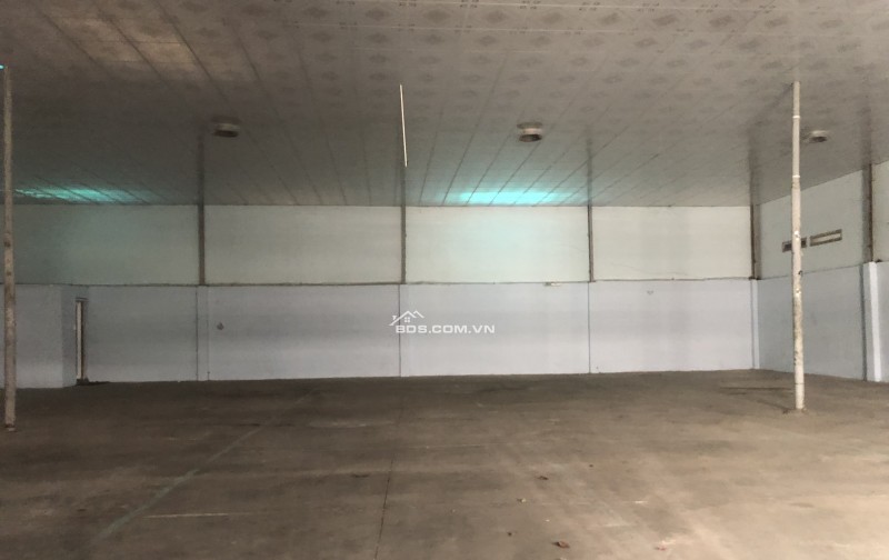 Cho thuê nhà kho 800m2 gần cao đẳng Điện lực Quận 12