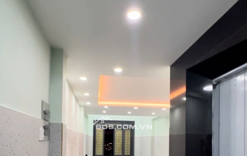 Bán Tòa nhà VP MT đường cạnh Lũy Bán Bích, P. Phú Thạnh, Q.Tân Phú. Dt: 88m2, 6 tầng,  thang máy,  mới100%.