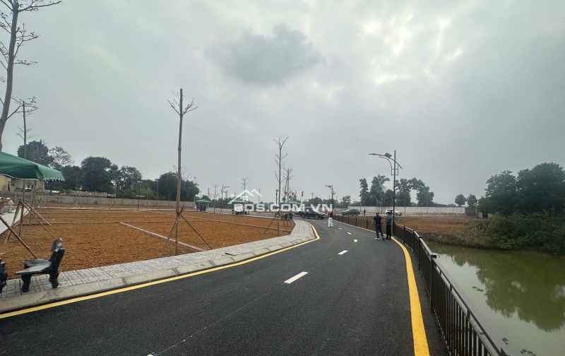 Siêu Phẩm Sát ĐH Quốc Gia cạnh Khu CNC Hoà Lạc View Hồ DT:120m Fuul Thổ cư Sổ đẹp