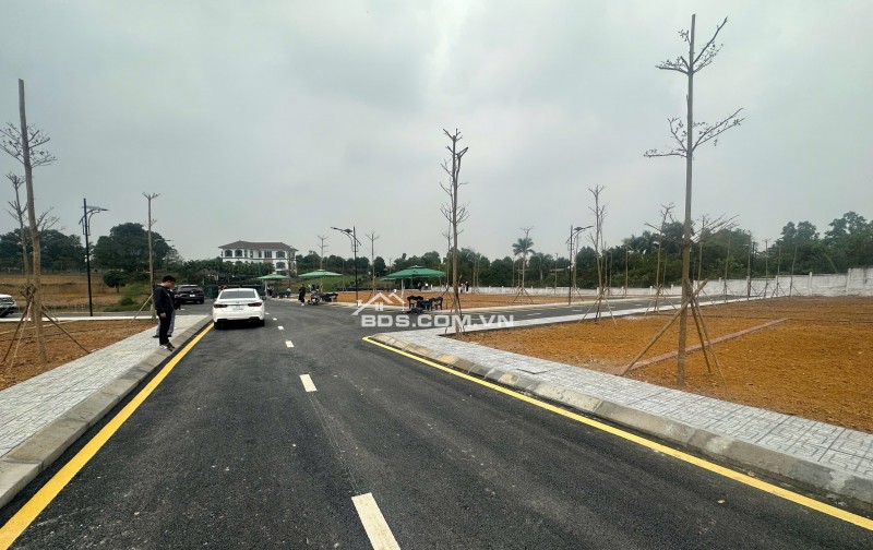 Siêu Phẩm Sát ĐH Quốc Gia cạnh Khu CNC Hoà Lạc View Hồ DT:120m Fuul Thổ cư Sổ đẹp