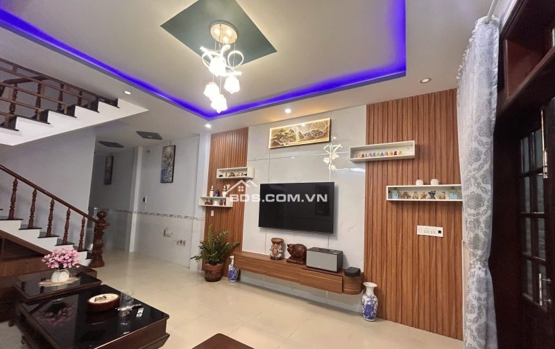 NHÀ ĐẸP MẶT TIỀN ĐƯỜNG TRẦN THỦ ĐỘ 33m , KẾT NỐI GIỮA ĐÀ NẴNG HỘI AN GIÁ TỐT TÌM ĐÂU RA CĂNG THỨ 2