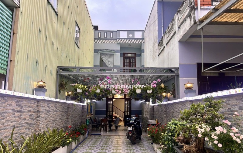 NHÀ ĐẸP MẶT TIỀN ĐƯỜNG TRẦN THỦ ĐỘ 33m , KẾT NỐI GIỮA ĐÀ NẴNG HỘI AN GIÁ TỐT TÌM ĐÂU RA CĂNG THỨ 2