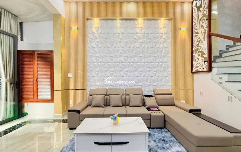 Chủ định cư nước ngoài cần bán gấp nhà Q3 giá chỉ 4.2 tỷ - 60m2