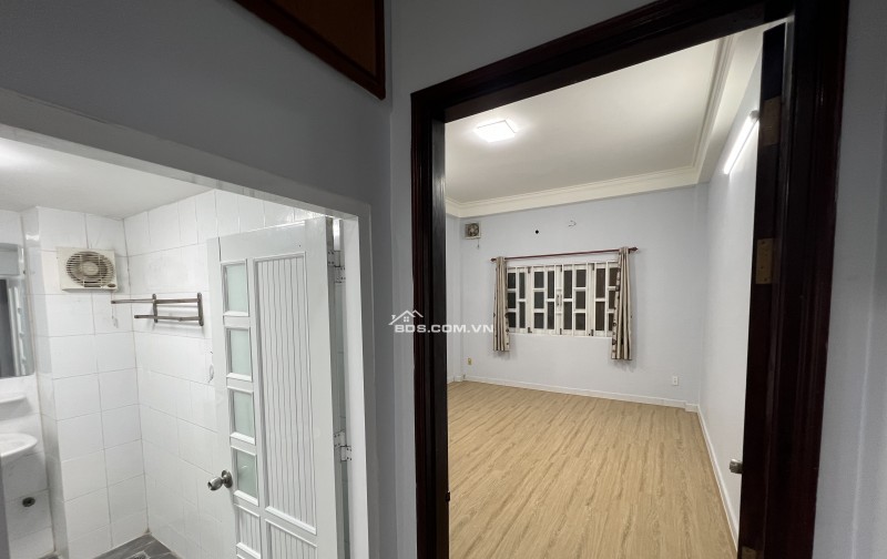 Nhà phố , khu tên lửa . Mặt tiền đường số 5A