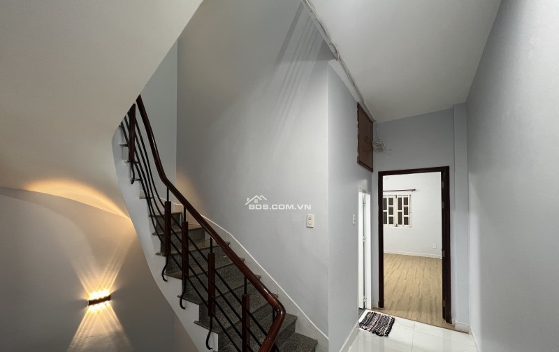 Nhà phố , khu tên lửa . Mặt tiền đường số 5A