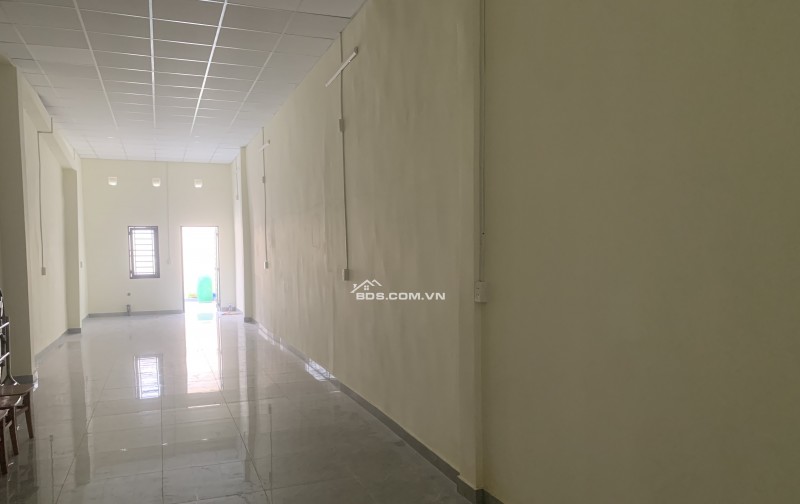 Bán hoặc cho thuê nhà cấp 4 mặt tiền đường 8