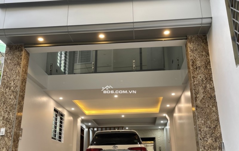 Bán nhà mặt ngõ to Bát Khối đoạn Nha Trạm, 52m2 x 6 tầng, thang máy, ô tô 7 chỗ vào nhà