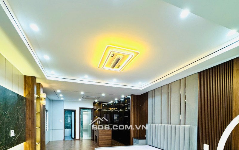 Bán nhà mặt ngõ to Bát Khối đoạn Nha Trạm, 52m2 x 6 tầng, thang máy, ô tô 7 chỗ vào nhà