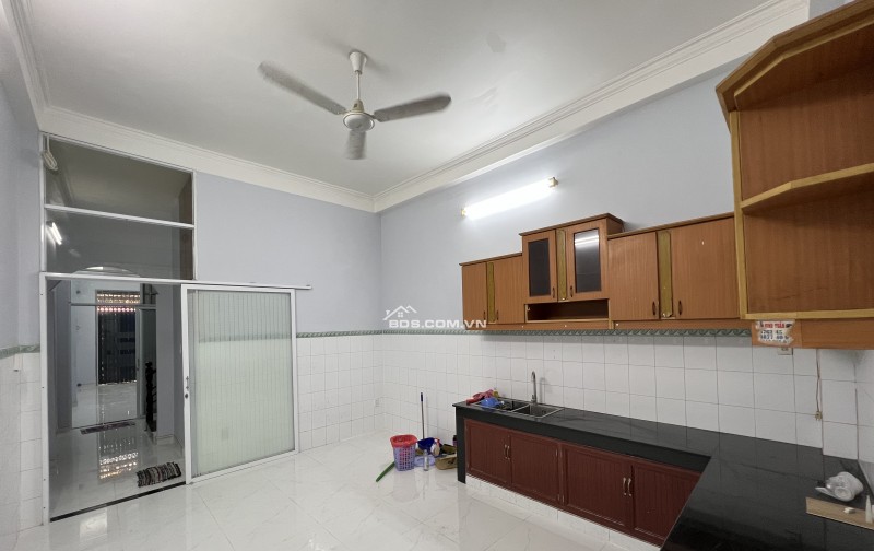 Nhà phố , khu tên lửa . Mặt tiền đường số 5A