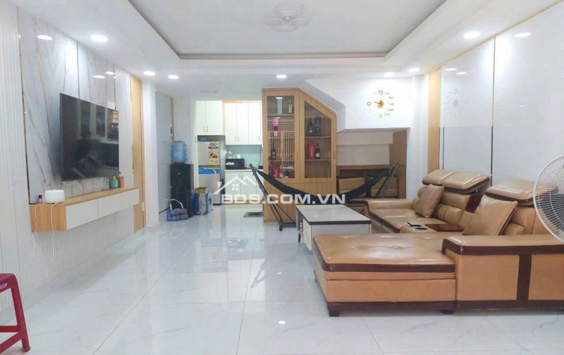 Bán nhà 3 lầu sân thượng. Phan Văn Trị P10. Đối diện Citylan