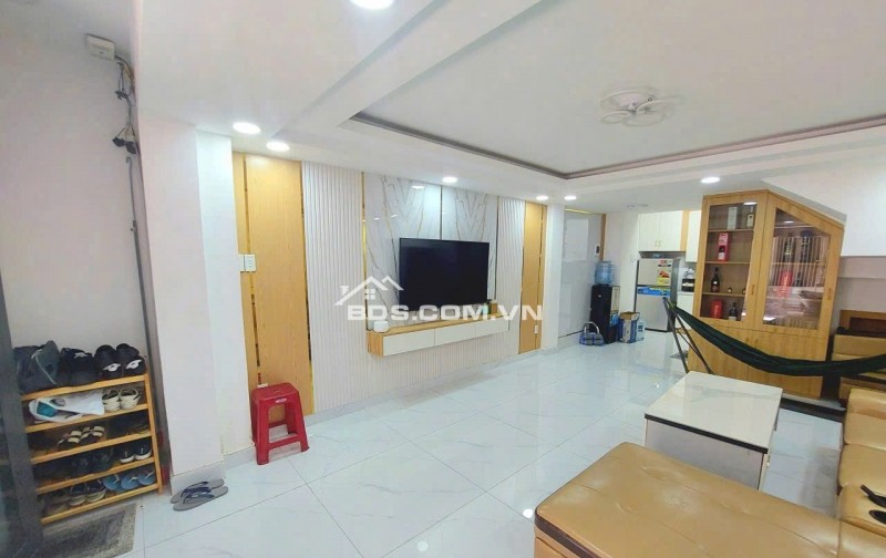 Bán nhà 3 lầu sân thượng. Phan Văn Trị P10. Đối diện Citylan