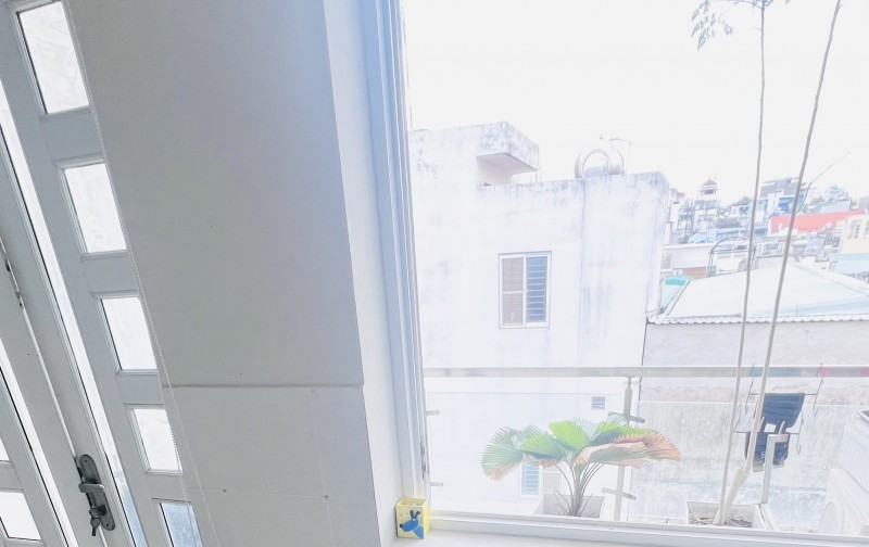 Cho Thuê Phòng Quận 1 Giá Rẻ có Cửa sổ Lớn, Ban Công Thoáng Mát, sạch sẽ