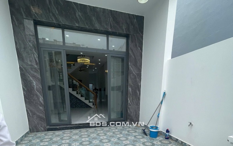 Gần chợ bình Chánh , đường đinh đức thiện