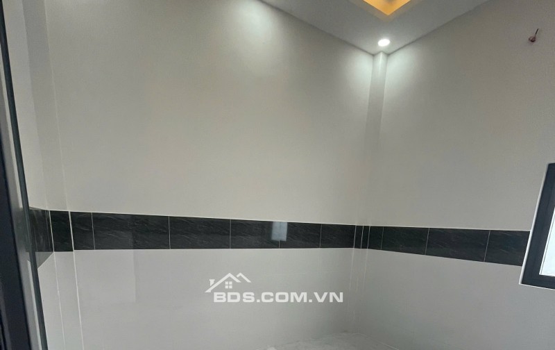 Gần chợ bình Chánh , đường đinh đức thiện