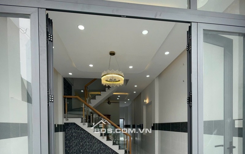 Gần chợ bình Chánh , đường đinh đức thiện