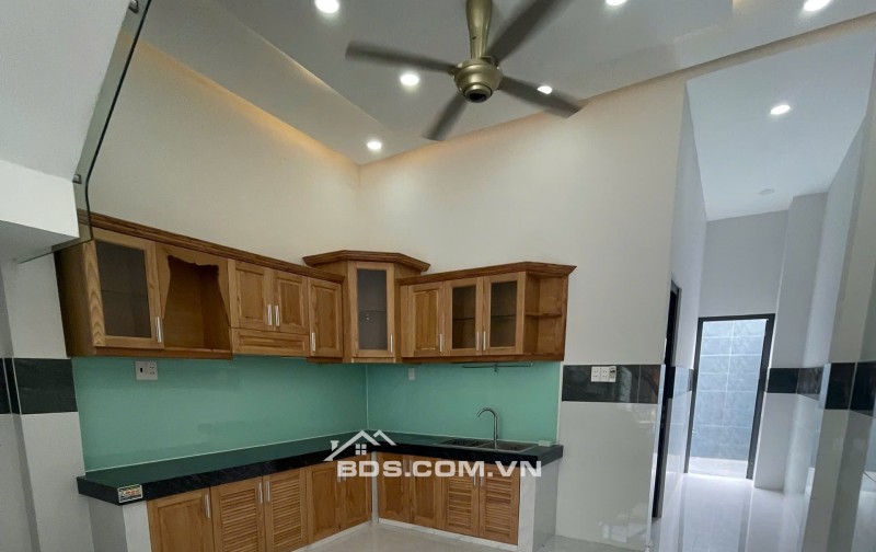 Gần chợ bình Chánh , đường đinh đức thiện