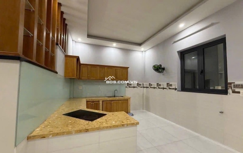 Bán nhà 3 tầng, DT 100m, đường 24 phường Linh Đông, Tp.Thủ Đức