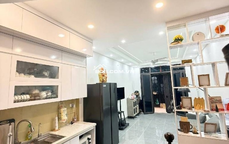 BÁN NHÀ LẠC LONG QUÂN – GẦN HỒ TÂY – NGÕ RỘNG THÔNG – FULL NỘI THẤT