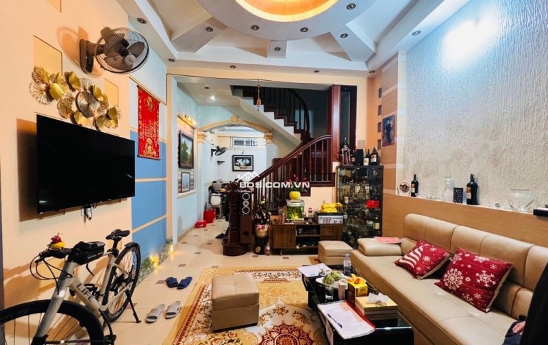 BÁN NHÀ NGUYỄN KHANG – TRUNG TÂM CẦU GIẤY – NGÕ Ô TÔ – NHÀ CHẮC CHẮN